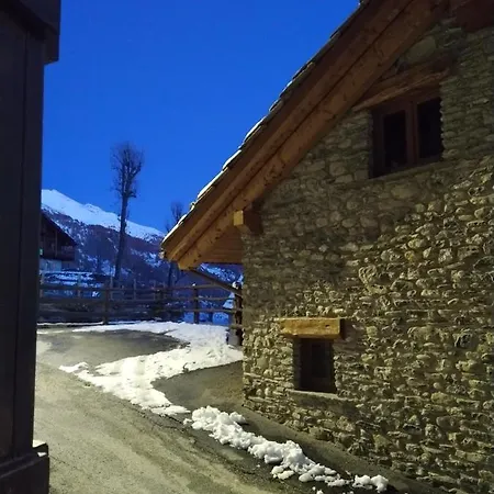 Maison De Neige